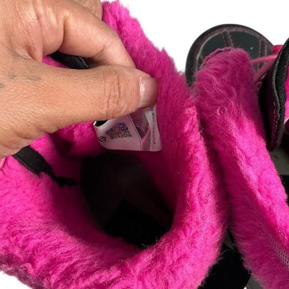 UGG Kids Waterproof Winter Boots Black Pink Fur Lined Lace Up Size 13 Outdoors - Picture 12 of 13